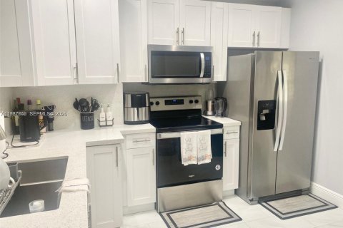 Condominio en venta en Sunrise, Florida, 2 dormitorios, 85.93 m2 № 2048946 - foto 7