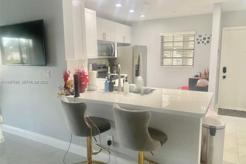 Condominio en venta en Sunrise, Florida, 2 dormitorios, 85.93 m2 № 2048946 - foto 12