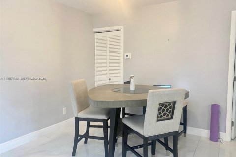 Condominio en venta en Sunrise, Florida, 2 dormitorios, 85.93 m2 № 2048946 - foto 17