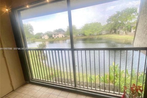 Condominio en venta en Sunrise, Florida, 2 dormitorios, 85.93 m2 № 2048946 - foto 5