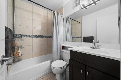 Купить таунхаус в Санрайз, Флорида 3 спальни, 140.1м2, № 1975113 - фото 13