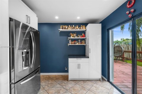 Купить таунхаус в Санрайз, Флорида 3 спальни, 140.1м2, № 1975113 - фото 10