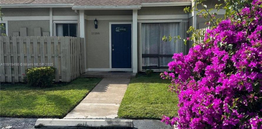 Таунхаус в Санрайз, Флорида 3 спальни, 140.1м2 № 1975113