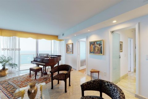 Condo in Sunny Isles Beach, Florida, 4 bedrooms  № 2029899 - photo 2