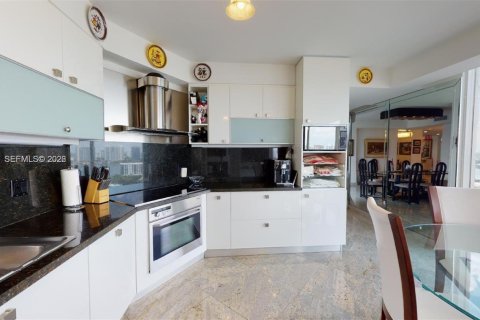 Condo in Sunny Isles Beach, Florida, 4 bedrooms  № 2029899 - photo 25