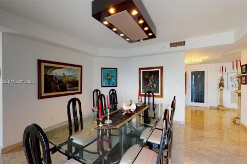 Condo in Sunny Isles Beach, Florida, 4 bedrooms  № 2029899 - photo 11