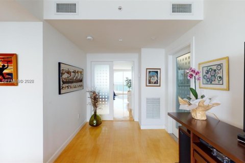 Condo in Sunny Isles Beach, Florida, 4 bedrooms  № 2029899 - photo 7