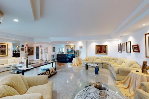 Condo in Sunny Isles Beach, Florida, 4 bedrooms  № 2029899 - photo 13
