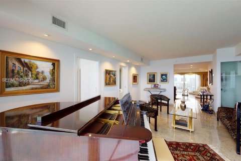 Condo in Sunny Isles Beach, Florida, 4 bedrooms  № 2029899 - photo 15
