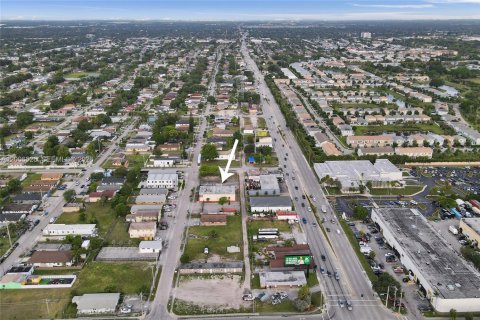 Propiedad comercial en venta en West Park, Florida № 2073869 - foto 19