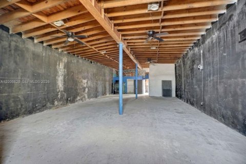 Propiedad comercial en venta en West Park, Florida № 2073869 - foto 7