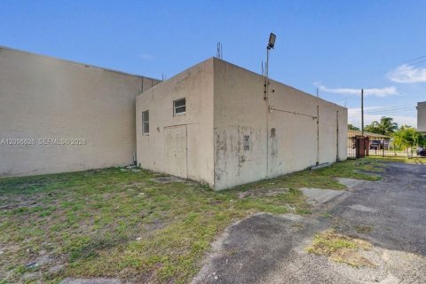 Propiedad comercial en venta en West Park, Florida № 2073869 - foto 13