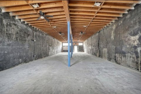 Propiedad comercial en venta en West Park, Florida № 2073869 - foto 3