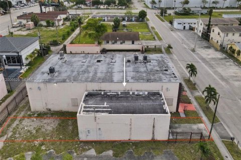 Propiedad comercial en venta en West Park, Florida № 2073869 - foto 12