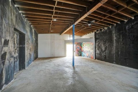 Propiedad comercial en venta en West Park, Florida № 2073869 - foto 11