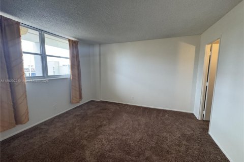 Снять в аренду кондоминиум в Форт-Лодердейл, Флорида 1 спальня, 65.4м2, № 1943968 - фото 11