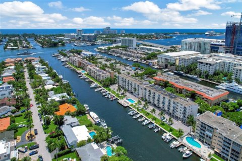 Снять в аренду кондоминиум в Форт-Лодердейл, Флорида 1 спальня, 65.4м2, № 1943968 - фото 25