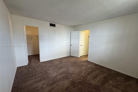 Снять в аренду кондоминиум в Форт-Лодердейл, Флорида 1 спальня, 65.4м2, № 1943968 - фото 12