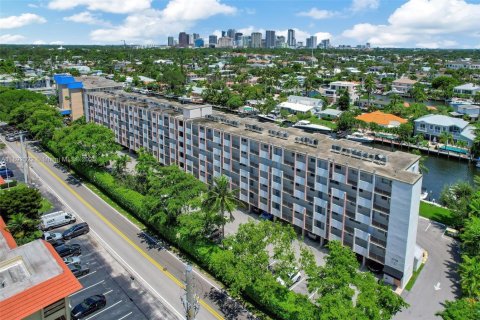 Снять в аренду кондоминиум в Форт-Лодердейл, Флорида 1 спальня, 65.4м2, № 1943968 - фото 1