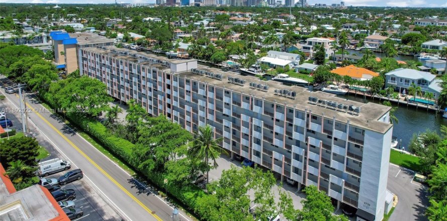 Кондоминиум с 1 спальней в Форт-Лодердейл, Флорида № 1943968