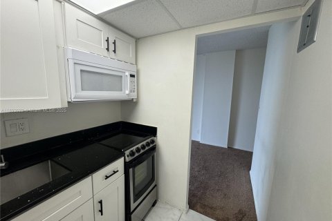 Снять в аренду кондоминиум в Форт-Лодердейл, Флорида 1 спальня, 65.4м2, № 1943968 - фото 9