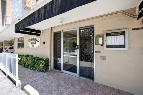 Снять в аренду кондоминиум в Форт-Лодердейл, Флорида 1 спальня, 65.4м2, № 1943968 - фото 20