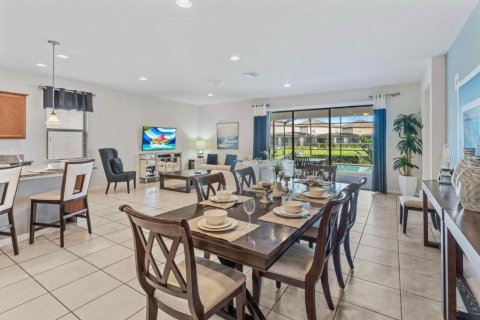 House in Kissimmee, Florida 8 bedrooms, 375.42 sq.m. № 2118474 - photo 8
