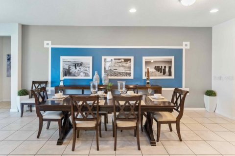 House in Kissimmee, Florida 8 bedrooms, 375.42 sq.m. № 2118474 - photo 10