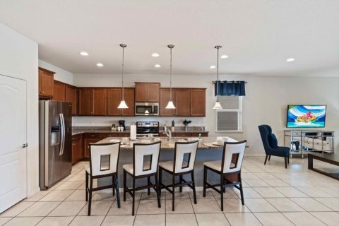 House in Kissimmee, Florida 8 bedrooms, 375.42 sq.m. № 2118474 - photo 6