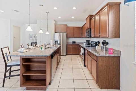 House in Kissimmee, Florida 8 bedrooms, 375.42 sq.m. № 2118474 - photo 7