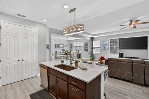 Casa en venta en Bradenton, Florida, 4 dormitorios, 217.39 m2 № 2212237 - foto 10