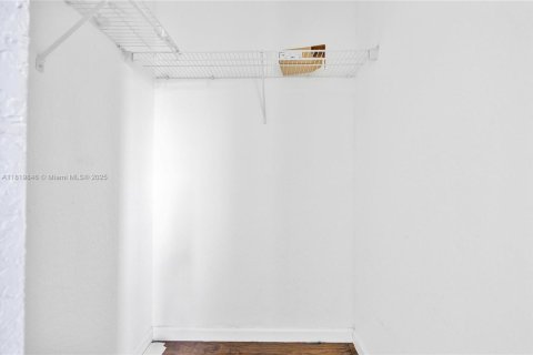 Casa en venta en Homestead, Florida, 6 dormitorios, 341.69 m2 № 1961752 - foto 25