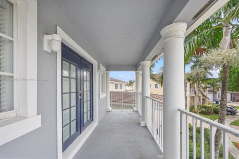 Casa en venta en Homestead, Florida, 6 dormitorios, 341.69 m2 № 1961752 - foto 22