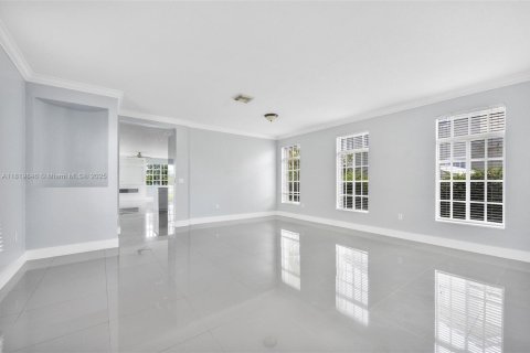 Casa en venta en Homestead, Florida, 6 dormitorios, 341.69 m2 № 1961752 - foto 6