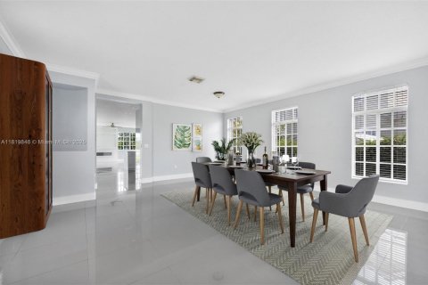 Casa en venta en Homestead, Florida, 6 dormitorios, 341.69 m2 № 1961752 - foto 5