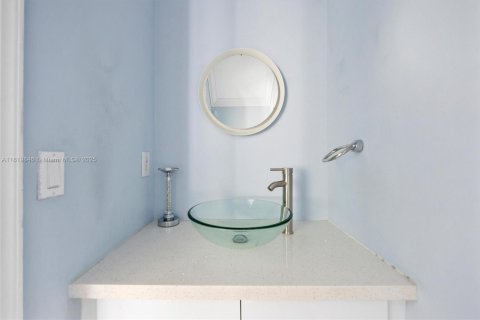 Casa en venta en Homestead, Florida, 6 dormitorios, 341.69 m2 № 1961752 - foto 7