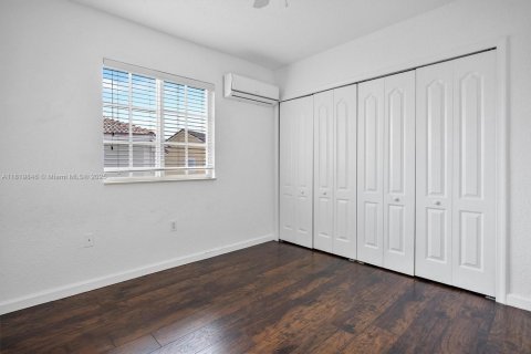 Casa en venta en Homestead, Florida, 6 dormitorios, 341.69 m2 № 1961752 - foto 19