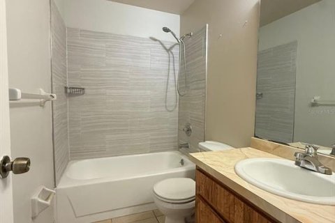 Apartamento en alquiler en Longwood, Florida, 2 dormitorios, 155.33 m2 № 2150983 - foto 4