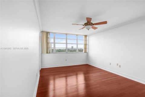 Copropriété à vendre à North Miami Beach, Floride: 2 chambres, 106.37 m2 № 1999554 - photo 23