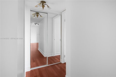 Copropriété à vendre à North Miami Beach, Floride: 2 chambres, 106.37 m2 № 1999554 - photo 20