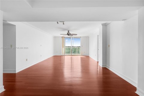 Copropriété à vendre à North Miami Beach, Floride: 2 chambres, 106.37 m2 № 1999554 - photo 18