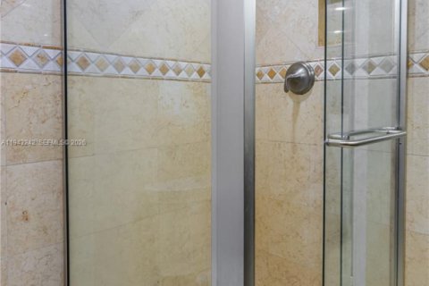 Copropriété à vendre à North Miami Beach, Floride: 2 chambres, 106.37 m2 № 1999554 - photo 19