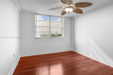 Copropriété à vendre à North Miami Beach, Floride: 2 chambres, 106.37 m2 № 1999554 - photo 7
