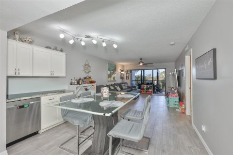 Copropriété à louer à Saint Petersburg, Floride: 2 chambres, 118.91 m2 № 2414012 - photo 6