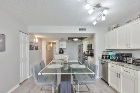 Copropriété à louer à Saint Petersburg, Floride: 2 chambres, 118.91 m2 № 2414012 - photo 5