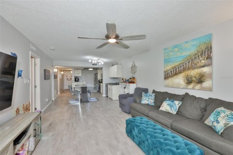 Copropriété à louer à Saint Petersburg, Floride: 2 chambres, 118.91 m2 № 2414012 - photo 13