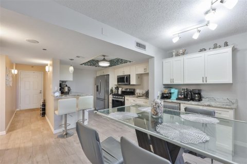 Copropriété à louer à Saint Petersburg, Floride: 2 chambres, 118.91 m2 № 2414012 - photo 4