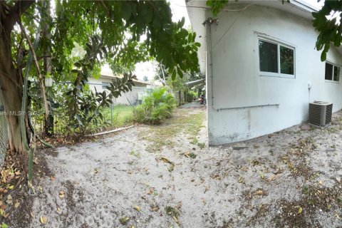 Copropriété à vendre à Hollywood, Floride: 2 chambres, 75.34 m2 № 1969524 - photo 11