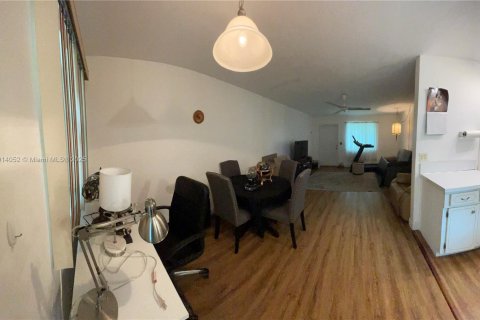 Copropriété à vendre à Hollywood, Floride: 2 chambres, 75.34 m2 № 1969524 - photo 6