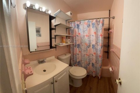 Copropriété à vendre à Hollywood, Floride: 2 chambres, 75.34 m2 № 1969524 - photo 3